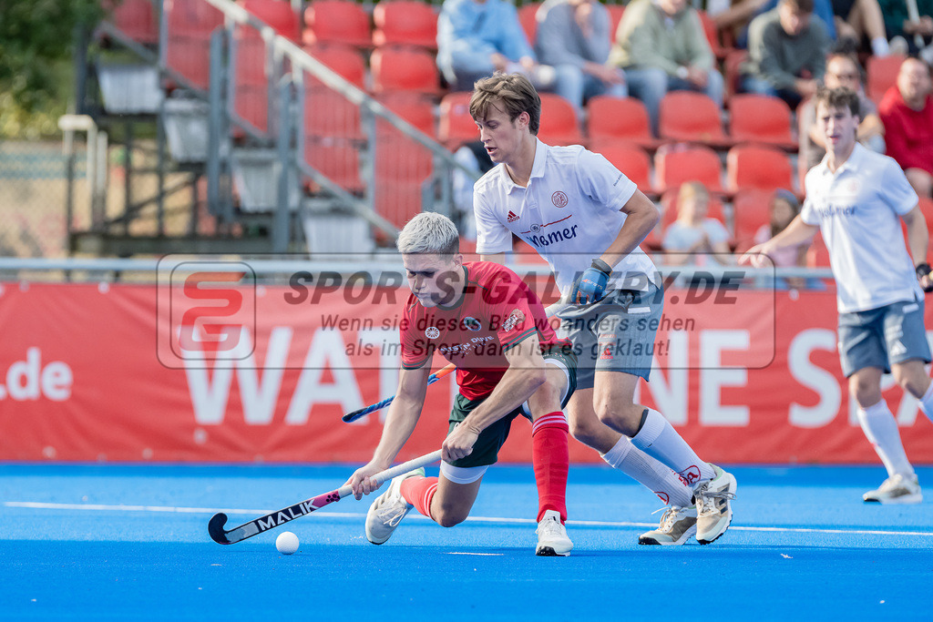 HK_20230930_104826 | 1.Bundesliga Herren Crefelder HTC - Club an der Alster am 30.9.2023 CHTC, Krefeld , Linus Michler ( Crefelder HTC #7 )