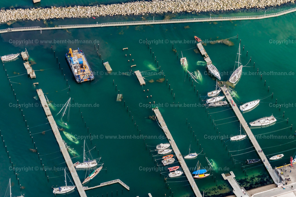 PLB_6387modct2_Schilksee | LUFTBILD. Kiel - Schilksee Olympiahafen. __ Havarierte Yachten im Südhafen. - Realisiert mit Pictrs.com