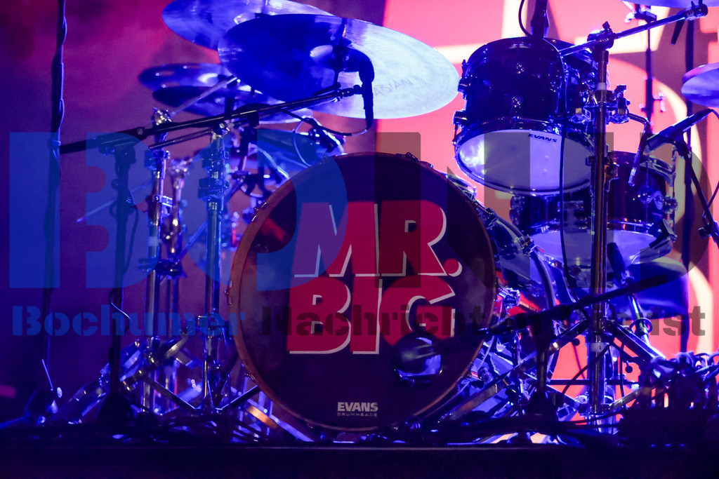 Zeltfestival Ruhr 2024 - Mr. Big  {date} -  | {headline}(Foto: Sebastian Sendlak / BOND) - Realisiert mit Pictrs.com