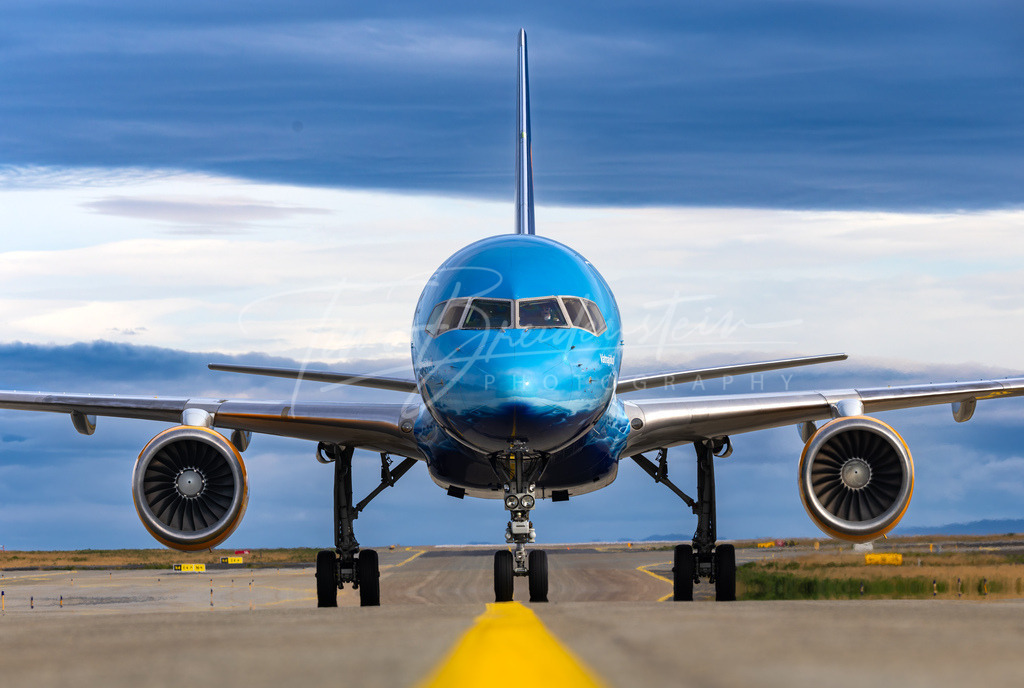 20250912-822A6811 Kopie | Buy high-quality aviation and travel photography prints by professional photographer Timo Breidenstein. Authentic images, professionally printed, worldwide shipping. - Realisiert mit Pictrs.com