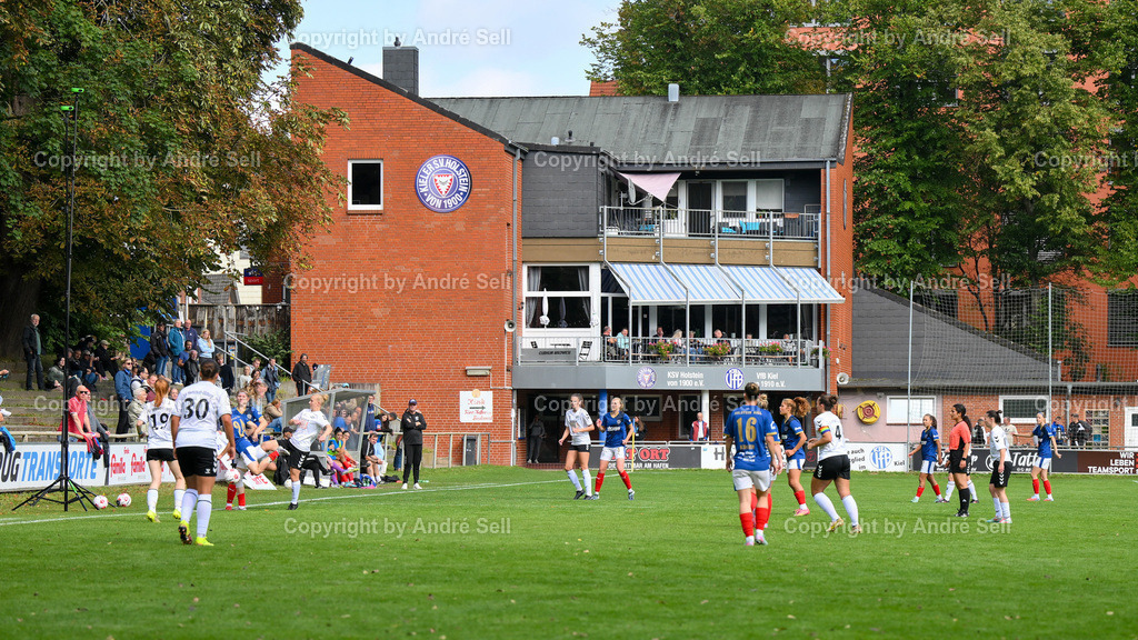 Holstein Kiel vs SV Henstedt-Ulzburg | / Fußball-Regionalliga Nord Frauen 2025/2026 / Holstein Kiel vs SV Henstedt-Ulzburg / Waldwiese / Kiel / 14.09.25 - Realisiert mit Pictrs.com