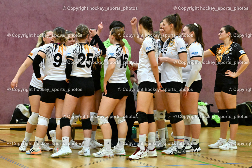 ASKÖ Volley Eagles Villach vs. TI- Schu Staudinger Volley 22.3.2024 | Jubel Mannschaft ASKÖ Eagles Volley, #7 Nada FANIC Villach ASKÖ Volley, #13 Vanessa BEBEKAJLO Villach ASKÖ Volley, ASKÖ Volley Eagles Villach vs. TI- Schu Staudinger Volley 22.3.2024, ASKÖ Volley Eagles Villach vs. TI- Schu Staudinger Volley am 22.03.2024 in Villach (Ballspielhalle Lind), Austria, (Photo by Bernd Stefan)#10 Laura CANAL Villach ASKÖ Volley, #8 Arijana DUCANOVIC Villach ASKÖ Volley, #11 Samira MAUCH Villach ASKÖ Volley, #16 Tamy KÖFLER Villach ASKÖ Volley, #25 Chiara SCHULER Villach ASKÖ Volley, #9 Alea KÖFLER Villach ASKÖ Volley, #13 Vanessa BEBEKAJLO Villach ASKÖ Volley, 