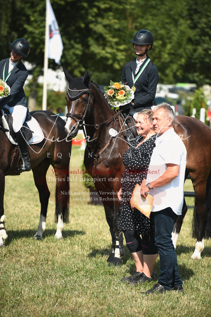 DSC_2629 | Pferde- und Turnierfotografie in Westsachsen. Pferdeportraits, Auftragszeichnungen und intuitive Kunst.
