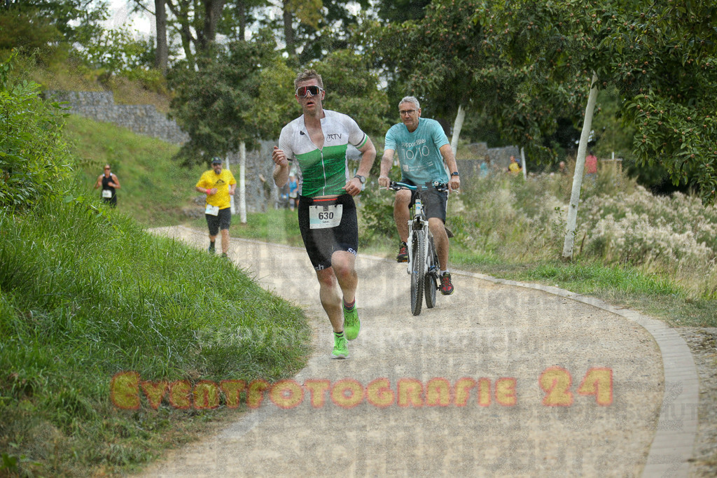 250824_1402_EX1_4770 | Sportfotografie im Rhein-Sieg Kreis, Köln, Bonn, NRW, Rheinland Pfalz, Hessen, etc. Unser Tätigkeitsfeld umfasst den Laufsport vom Volkslauf über den Marathon, Duathlon, Triathon bis zum Ultralauf wie Kölnpfad Ultra oder Schindertrail.
