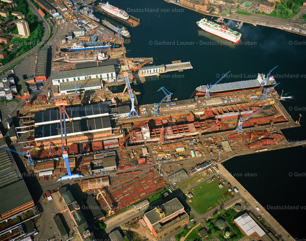 9100794 | KIEL 07.08.2020 Werftgelände der ThyssenKrupp Marine Systems GmbH in Kiel im Bundesland Schleswig-Holstein. Weiterführende Informationen bei: ThyssenKrupp Marine Systems GmbH. // Shipyard - site of the ThyssenKrupp Marine Systems GmbH in Kiel in the state Schleswig-Holstein. Further information at: ThyssenKrupp Marine Systems GmbH. Foto: Gerhard Launer