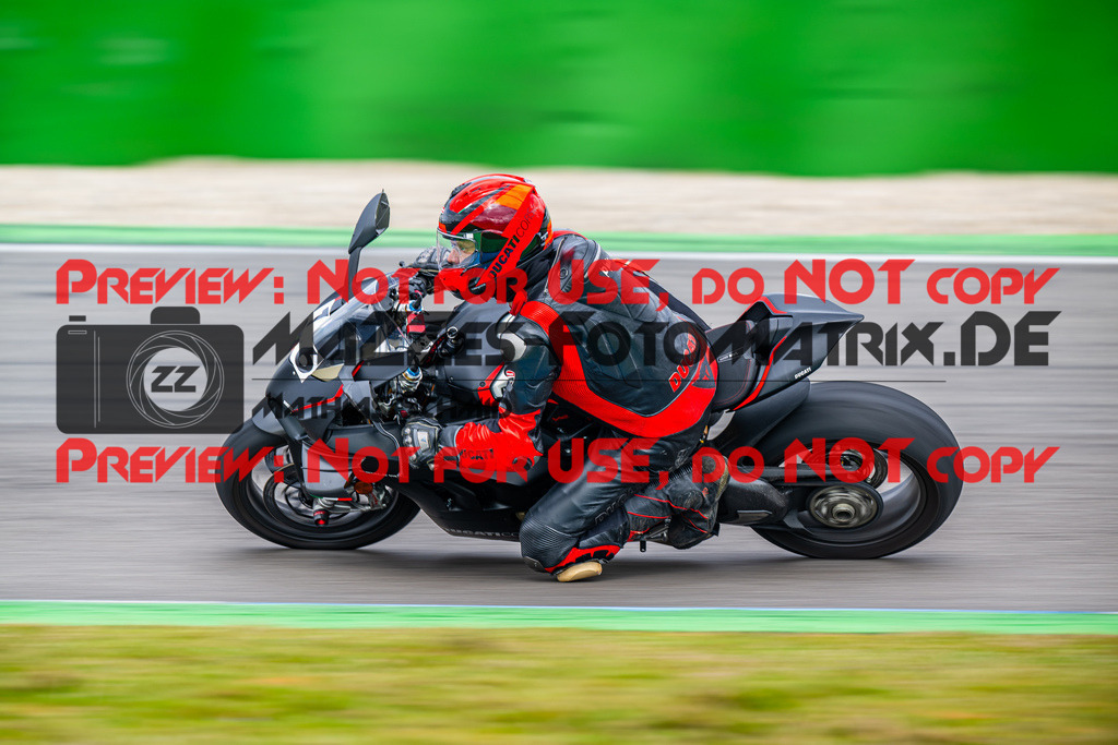 MaZZes_Fotomatrix_20240316_6007705_5879 | Fotograf Mathias Schmid
Sportfotograf,
Eventfotograf,
Hochzeitsfotograf,
Portraitfotograf