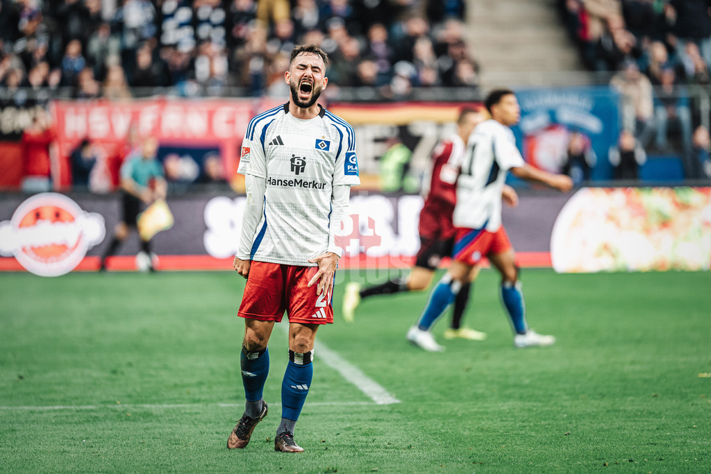 Fußball | Männer | Saison 2024/2025 | 2. Fußball-Bundesliga | 11. Spieltag | Hamburger SV vs. 1. FC Nürnberg | 03.11.2024 | Marco Richter (#20, HSV) ärgert sich