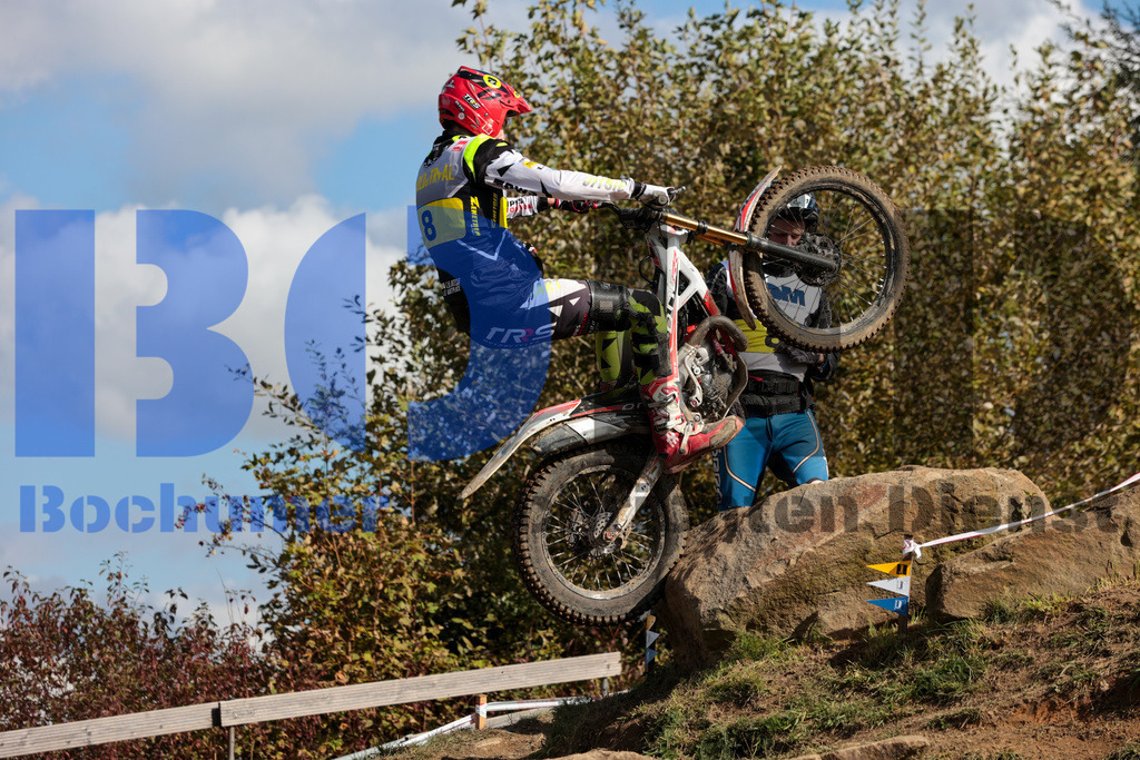 SES_DMTRIA20240929-3 | bond - Realisiert mit Pictrs.com