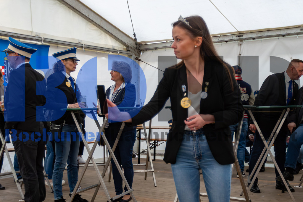 JEM_DORHAR20250425-7 | bond - Realisiert mit Pictrs.com