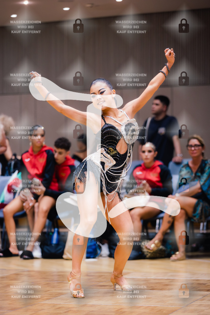 GOC 2025 - WDSF Solo Junior II Latin Female - 2025-08-21-8412 | Webshop for digital downloads and prints of dance sport, event & show photographer Julian Link - Realisiert mit Pictrs.com