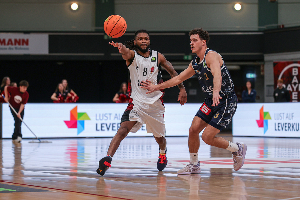 Pro A BAYER GIANTS vs Eisbären Bremerhaven-14 | Fotos von Basketballspielen aus dem Raum NRW fotografiert von Gero Mueller-Laschet und Daniel Schaefer - Realisiert mit Pictrs.com