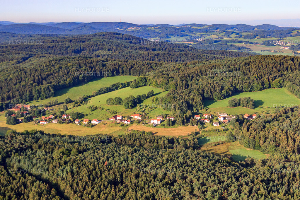 Luftbild: Zum Roten Wasser im Ortsteil Olfen in Oberzent im Bundesland Hessen in Deutschland. Foto: IMG_52103.jpg vom 19.08.2012 durch Werner Riehm/FLY-FOTO.deAuflösung des Originals: 4413 x 2945 px