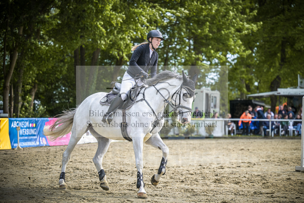 DOS_2262 | Entdecke hochwertige Reitturnierfotos von Foto Oger. Professionell, emotional und authentisch – jetzt Lieblingsmomente im Shop bestellen.Deutschlandweite Turnierfotografie. - Realisiert mit Pictrs.com