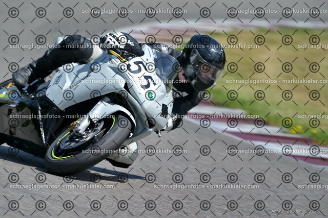 26BT02-1604 | markuskiefer.com - Realisiert mit Pictrs.com