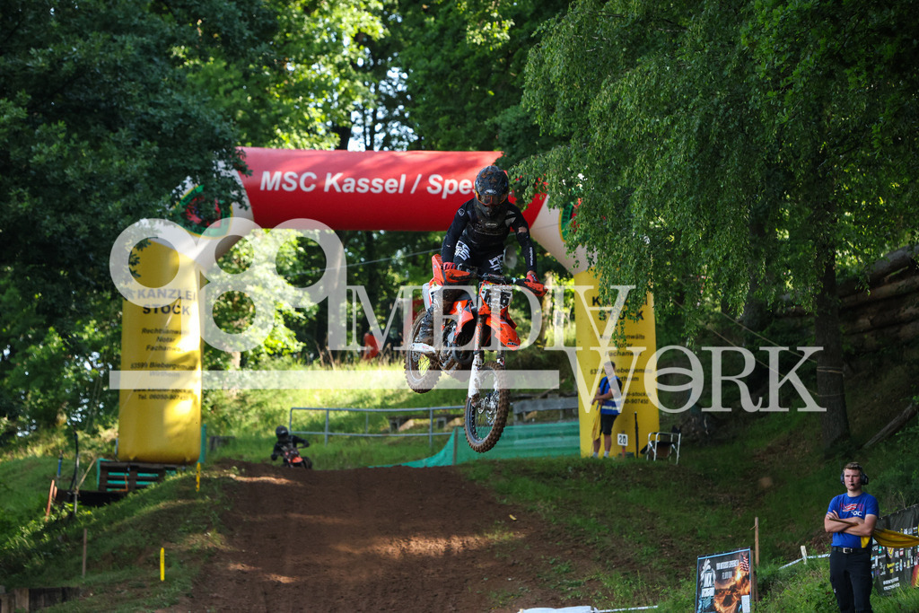 5E6A3219 | 989 MEDIAWORK