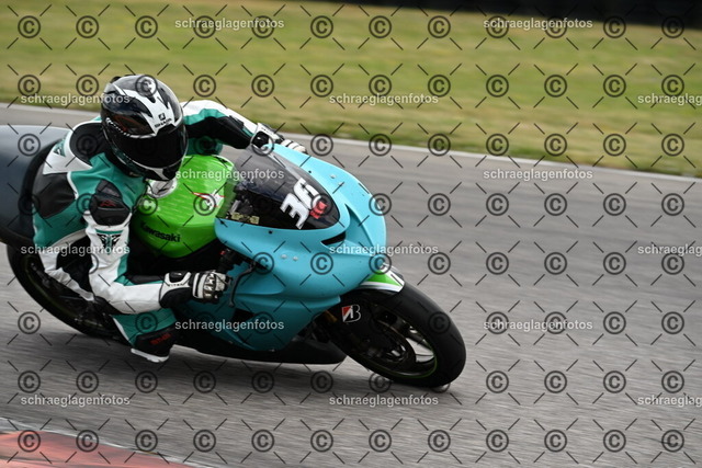 25bt02-0572 | markuskiefer.com - Realisiert mit Pictrs.com