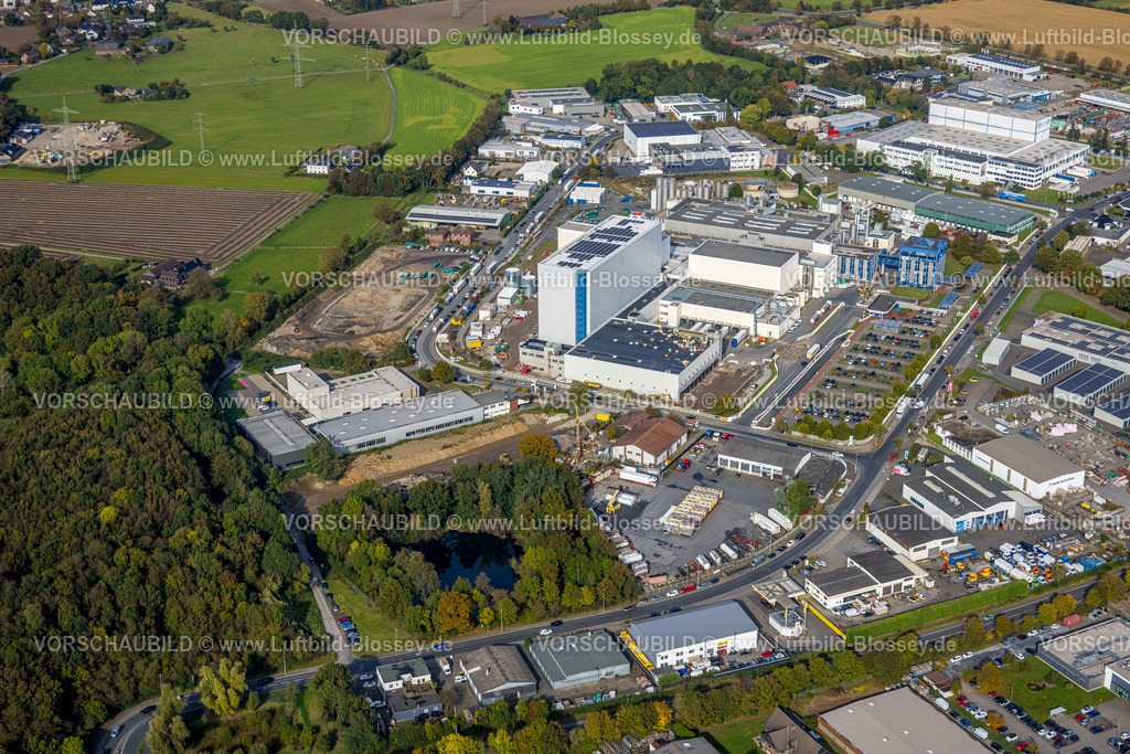 Moers241013118 | Luftbild, Gewerbegebiet Doktor-Berns-Straße, Moers Frischeprodukte GmbH Firmengebäude, Baustelle an der Pferdsweide, hinten LM Logistics Moers und Aktiv Sportpark, Moers-Hülsdonk, Moers, Ruhrgebiet, Nordrhein-Westfalen, Deutschland