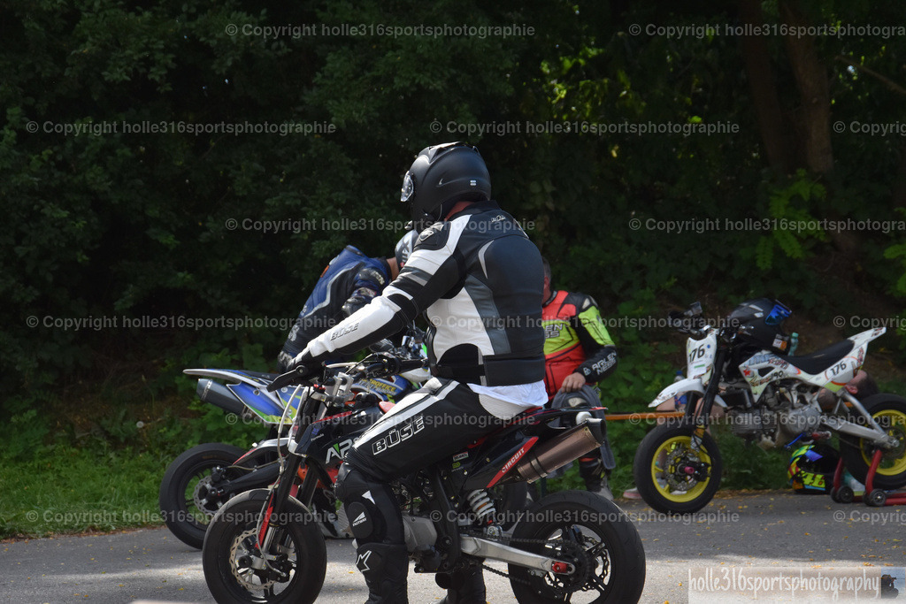 DSC_0809 | Sportfotografie , Motorsport, Motoross, Reitsport, Mointainbike, Enduro,
Landschaft , Outdoor, Eventfotografie, Landschaft, Bilder online bestellen - Realisiert mit Pictrs.com