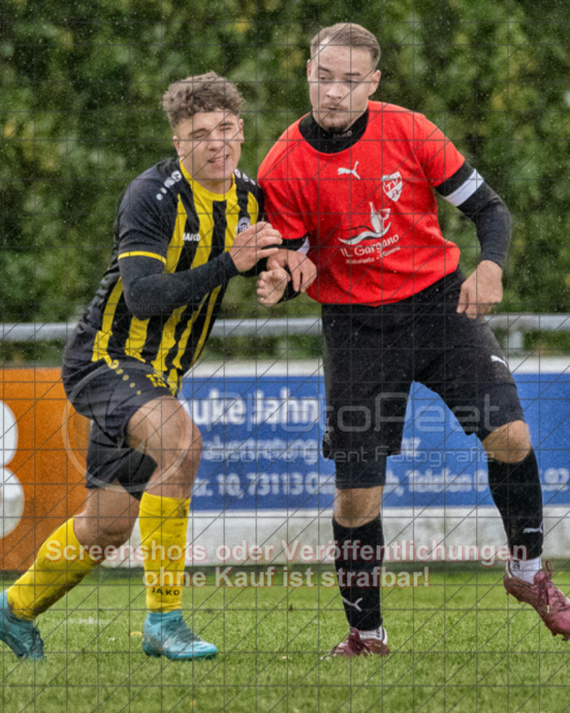 20251005_145252_0452-Bearbeitet-2 | #,TSV Ottenbach (gelb) vs. TV Birenbach (rot), Fussball, Kreisliga B8, Bezirk Neckar/Fils, 07. Spieltag, Saison 2025/2026, Rasenplatz, Rasensportplatz, Im Buchs, 73113 Ottenbach, 05.10.2025 - 13:00 Uhr,Foto: PhotoPeet-Sportfotografie/Peter Harich