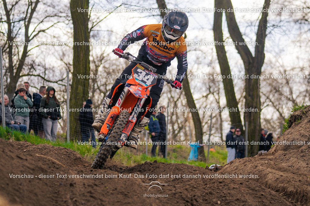 20260406_MSCHänchen-9493 | Sportfotografin aus Berlin-Brandenburg mit Fokus auf Motocross. Ich halte deine sportliche Leistung und echte Emotionen auf und neben der Strecke professionell fest. Entdecke die Fotos von deinem Rennen und bestelle sie direkt hier im Shop.