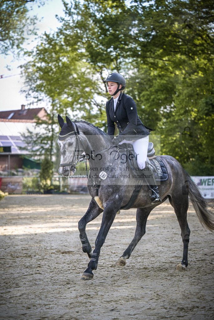 DOS_4834 | Entdecke hochwertige Reitturnierfotos von Foto Oger. Professionell, emotional und authentisch – jetzt Lieblingsmomente im Shop bestellen. - Realisiert mit Pictrs.com