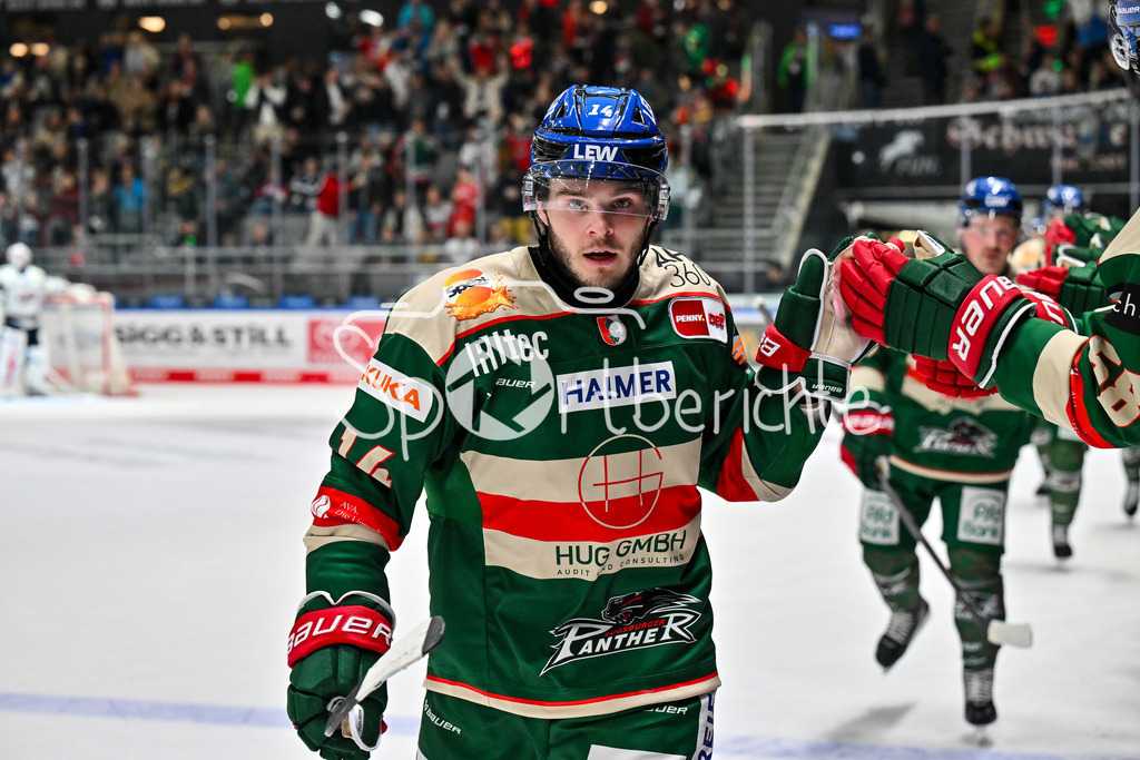 Augsburger Panther - Eisbären Berlin | Jubel der Panther nach dem Treffer zum 2-2 durch D. J. BUSDEKER (Augsburger Panther 14) / Tor / Torschuetze / Freude / Happy / DEL: Augsburger Panther  - Eisäbren Berlin; Curt Frenzel Stadion am 03.10.2025