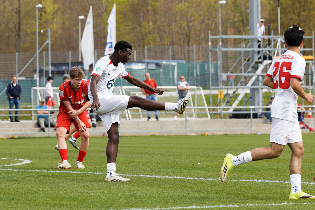 FCHOFK_260418_6-86 | 1.FC Heidenheim 1846 vs. Offenbacher Kickers, Fußball, U17, B-Junioren, NWL, U17-DFB-Nachwusliga, 2025/2026, 10. Spieltag, 18.04.2026 in Heidenheim, Walter-Birkhold-Jugendstadion (Foto: Michael Bulling) - Realisiert mit Pictrs.com