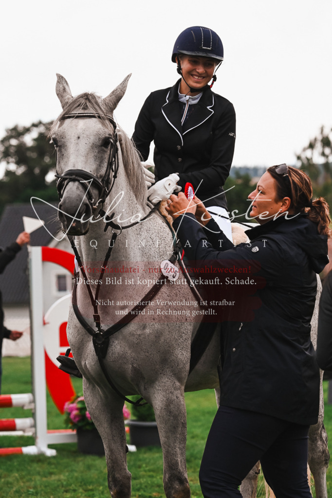 DSC_6681 | Pferde- und Turnierfotografie in Westsachsen. Pferdeportraits, Auftragszeichnungen und intuitive Kunst.