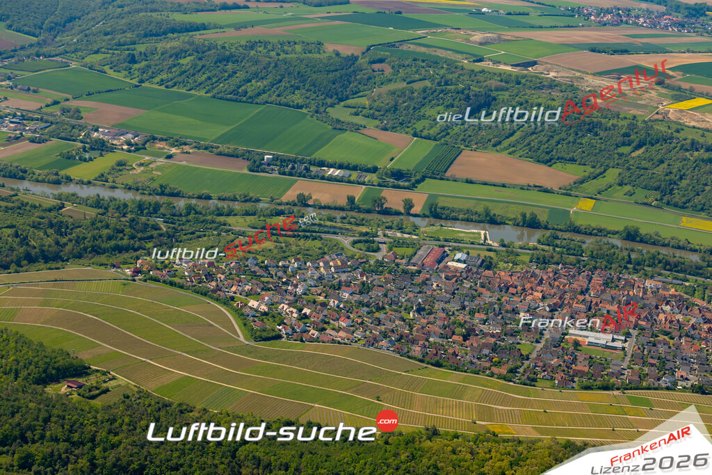 Das Luftbild zeigt :  Eibelstadt - Die Luftaufnahme wurde 2024 vom UL-Flugzeug aus erstellt ( keine Drohne ) - Hochauflösende Luftaufnahme - Für grossformatige Ausdrucke geeignet. Die Geschenkidee !Mit Lizenz und Bildrechte bestellbar