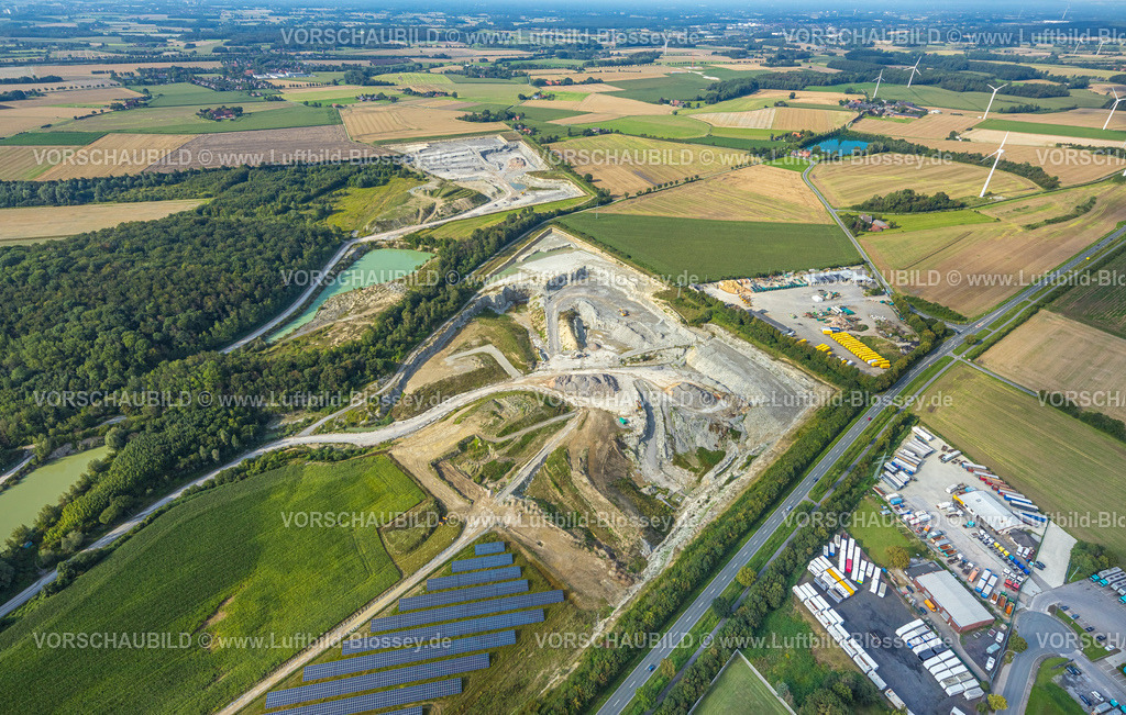 Beckum230805123 | Luftbild, Steinbruch Phönix und Solaranlage, Beckum, Münsterland, Nordrhein-Westfalen, Deutschland