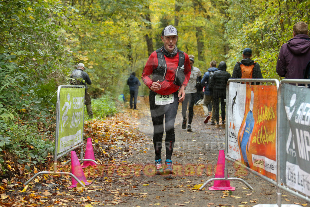 251026_1330_EX1_3571 | Sportfotografie im Rhein-Sieg Kreis, Köln, Bonn, NRW, Rheinland Pfalz, Hessen, etc. Unser Tätigkeitsfeld umfasst den Laufsport vom Volkslauf über den Marathon, Duathlon, Triathon bis zum Ultralauf wie Kölnpfad Ultra oder Schindertrail.