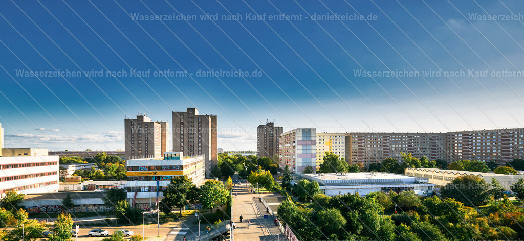 Leipzig Grünau Mitte Blick auf PH16-Bauten Stuttgarter Allee (Herbst 2025) | Leipzig Grünau Mitte Blick auf PH16-Bauten Stuttgarter Allee (Herbst 2025) - Realisiert mit Pictrs.com
