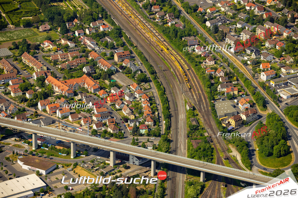 Das Luftbild zeigt  Veitshöchheim - Die Luftaufnahme wurde 2023 vom UL-Flugzeug aus erstellt ( keine Drohne ) - Hochauflösende Luftaufnahme - Für grossformatige Ausdrucke geeignet. Die Geschenkidee !Mit Lizenz und Bildrechte bestellbar