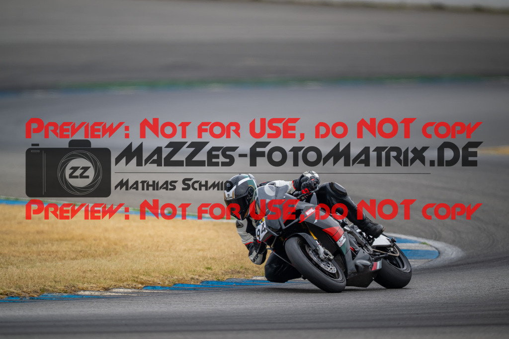 MaZZes-Fotomatrix-20260809-580019 | R1