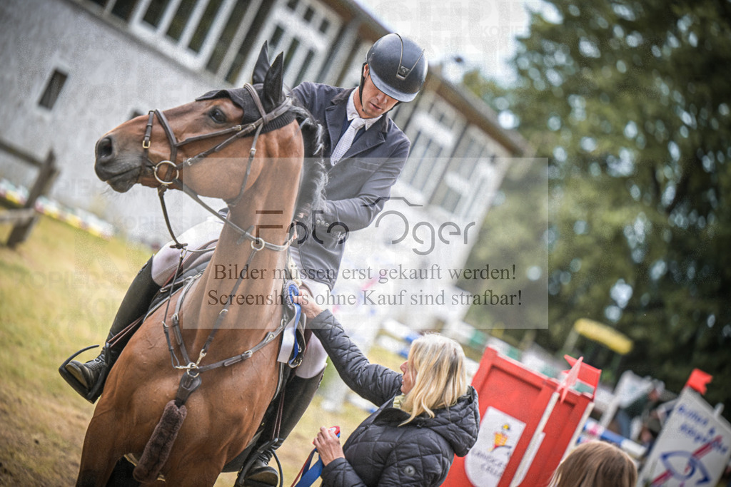 DOS_0019 | Entdecke hochwertige Reitturnierfotos von Foto Oger. Professionell, emotional und authentisch – jetzt Lieblingsmomente im Shop bestellen.Deutschlandweite Turnierfotografie. - Realisiert mit Pictrs.com