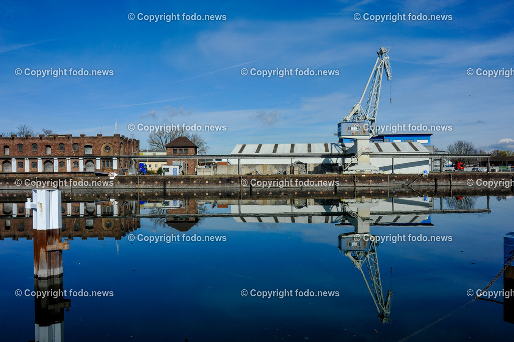 Deutschland_ Baden-Wuerttemberg_ Karlsruhe_ 20.02.2025-29 | 20.02.2025, Deutschland, GER, Baden-Wuerttemberg, Karlsruhe im Bild Themenbild, Stadtansichten, RheinhafenDie Rheinhaefen Karlsruhe sind die Binnenhaefen der Stadt Karlsruhe, am Oberrhein, Baden-Wuerttemberg: Quelle Wikipedia