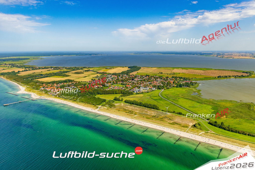 Neue Luftbildaufnahme der Stadt Wustrow - Das Luftbild wurde 2025 vom UL-Flugzeug heraus erstellt ( keine Drohnenaufnahme ) - Hochauflösende Luftaufnahme - für Wandbilder und großformatige Ausdrucke geeignet. Das besondere Geschenk!Hier alle&nbsp;Infos zur Lizenzierung der LuftaufnahmeWir fliegen auch dieses Jahr wieder in Ihre Region um Luftbilder zu erstellen.- Luftbild anfragen