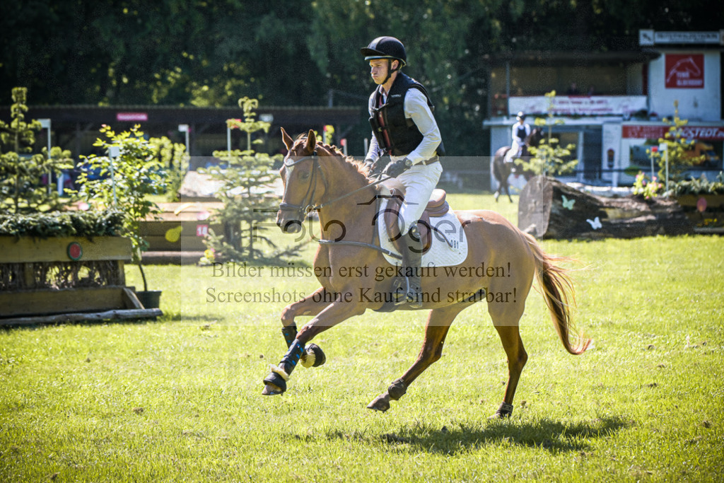 DOS_5820 | Entdecke hochwertige Reitturnierfotos von Foto Oger. Professionell, emotional und authentisch – jetzt Lieblingsmomente im Shop bestellen.Deutschlandweite Turnierfotografie. - Realisiert mit Pictrs.com