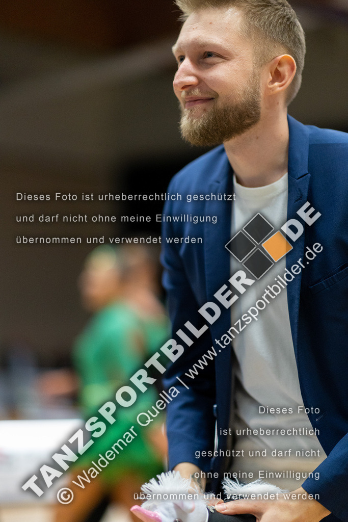 20230114-00288 | Hier finden Sie Tanz Bilder vom Latein und Standard Formationen tanzen. Sportbilder vom Tanzsport. Schöne Fotos und von Weltmeisterschaft, Europameisterschaft, Bundesliga, Regionalliga, Oberliga und Landesliga sowie von GOC Stuttgart, DanceComp, WM Bremen