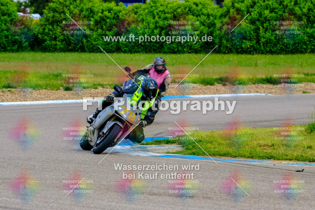 MotoTeam-9031 | Hier findet Ihr Bilder von Touristenfahrten auf der Nürburgring Nordschleife oder von anderen Veranstaltungen die ich besucht habe. Viel Spass beim Durch Schauen 