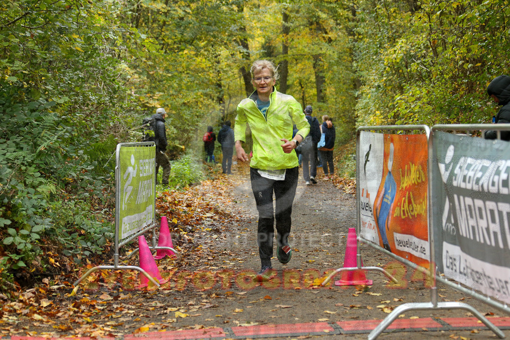 251026_1325_EX1_3414 | Sportfotografie im Rhein-Sieg Kreis, Köln, Bonn, NRW, Rheinland Pfalz, Hessen, etc. Unser Tätigkeitsfeld umfasst den Laufsport vom Volkslauf über den Marathon, Duathlon, Triathon bis zum Ultralauf wie Kölnpfad Ultra oder Schindertrail.