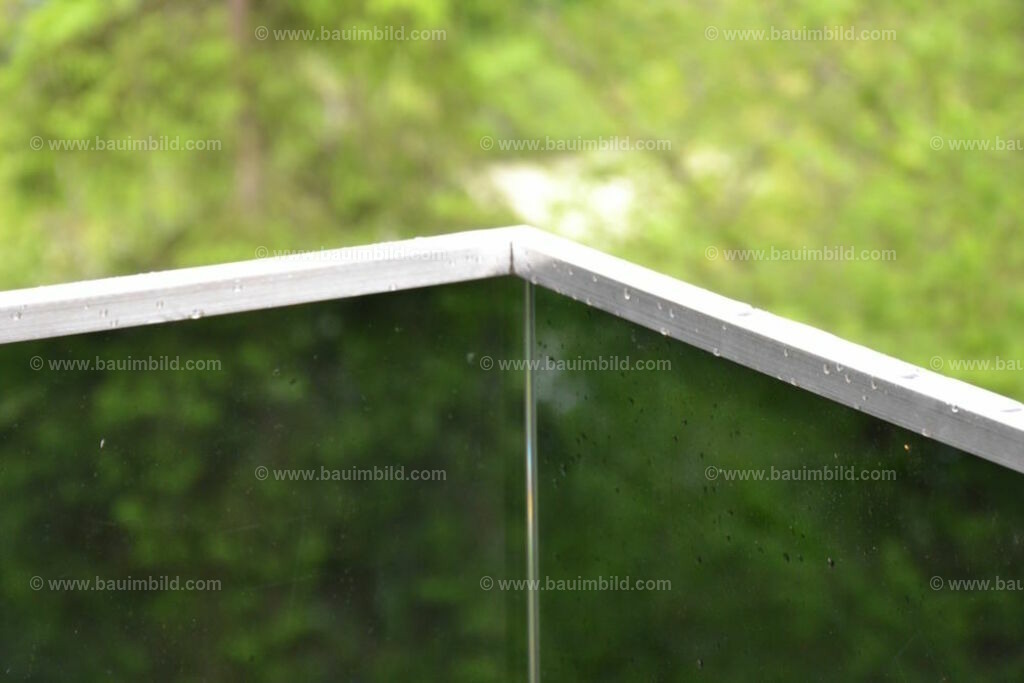 bib-lg24-metallbau-0026 | Nach LV-Leistungsgruppen sortierte Detailfotos über den Bau eines Hauses. Alle Hausbau-Bilder direkt vom Urheber und Autor der Website Haus-Selber-Bauen.com