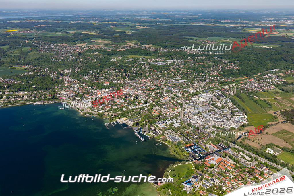 Aktuelles Luftbild von  Starnberg - Die Luftaufnahme wurde 2021 mittels UL-Flugzeug erstellt ( keine Drohne ) - hochauflösende Kamera-Systeme von  Canon -Beste Qualität - Für grossformatige Ausdrucke geeignet. Die Geschenkidee !