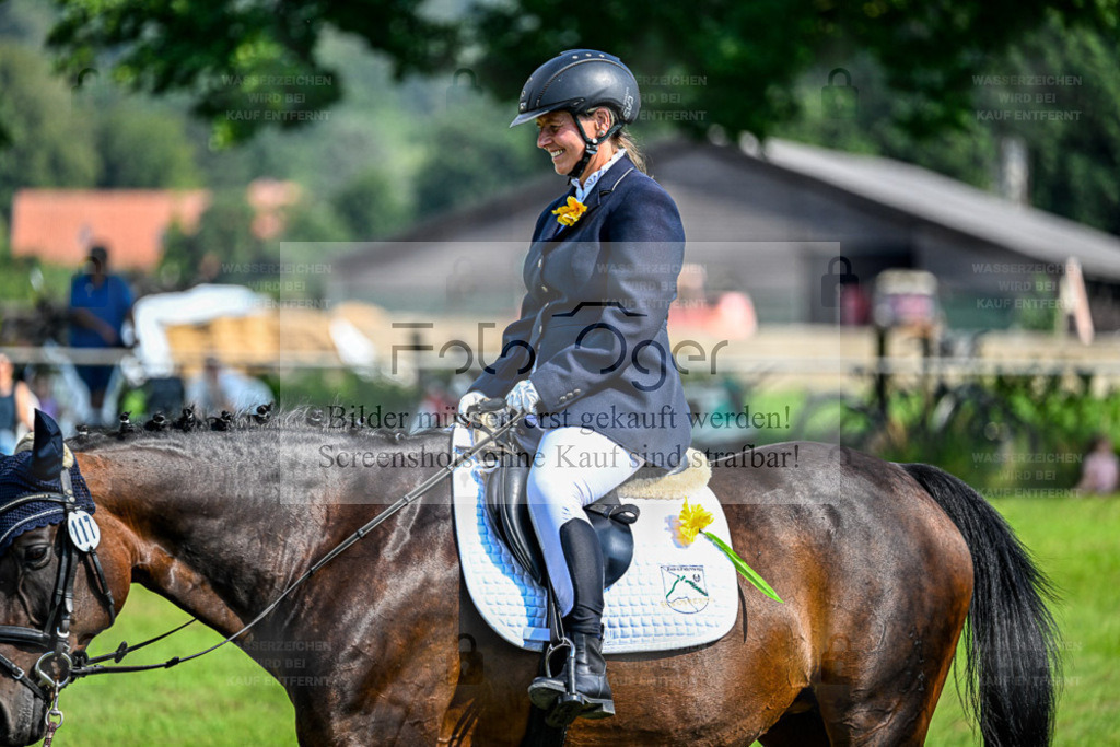 Reitturnier Hasbergen | Entdecke hochwertige Reitturnierfotos von Foto Oger. Professionell, emotional und authentisch – jetzt Lieblingsmomente im Shop bestellen. - Realisiert mit Pictrs.com