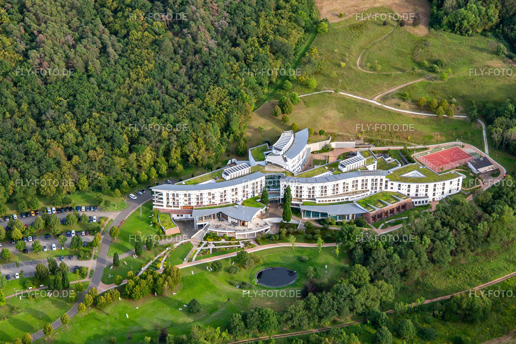 Drei-Burgen-Klinik https://www.drei-burgen-klinik.de/ | Luftbild: Drei-Burgen-Klinik https://www.drei-burgen-klinik.de/ im Ortsteil Ebernburg in Bad Kreuznach im Bundesland Rheinland-Pfalz in Deutschland. Foto: IMG_138260.jpg vom 03.09.2023 durch ©2025 Werner Riehm fly-foto.de/copyright - Realisiert mit Pictrs.com