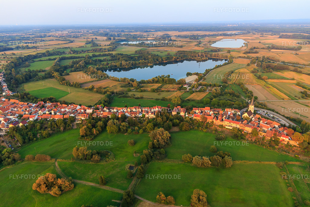 Luftbild: Ludwigstraße und Hinterstädl von Westen in Jockgrim im Bundesland Rheinland-Pfalz in Deutschland. Foto: IMG_110753.jpg vom 05.09.2018 durch Werner Riehm/FLY-FOTO.de