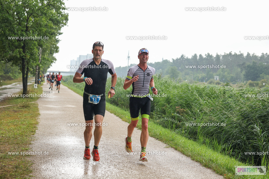 LUR_1088 | 34. M-net Erlanger Triathlon 2025 #erlangertriathlon  #mnettriathlon2025 #mnettriathlon #team #olympischedistanz #mitteldistanz #triathlon #maindonaukanal  #erlangertriathlon2025 #yourpictrs #tv1848 #tv1848erlangen  #triathlonbayern #sportinerlangen #demsportverbunden #sportshot_your_pictrs Copyright: www.sportshot.de