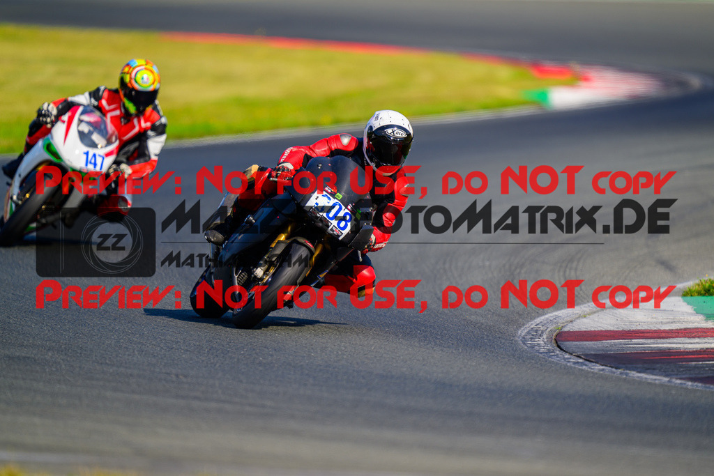 MaZZes_FotoMatrix_240725_6007705_8281 | BLAU