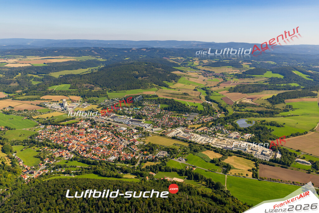 Übersichts Bild Themar - Die Luftaufnahme wurde 2025 vom UL-Flugzeug heraus erstellt ( keine Drohnenaufnahme ) - Hochauflösende Luftaufnahme - für Wandbilder und großformatige Ausdrucke geeignet. Das besondere Geschenk!Hier alle&nbsp;Infos zur Lizenzierung der LuftaufnahmeWir fliegen auch dieses Jahr wieder in Ihre Region um Luftbilder zu erstellen.- Luftbild anfragen