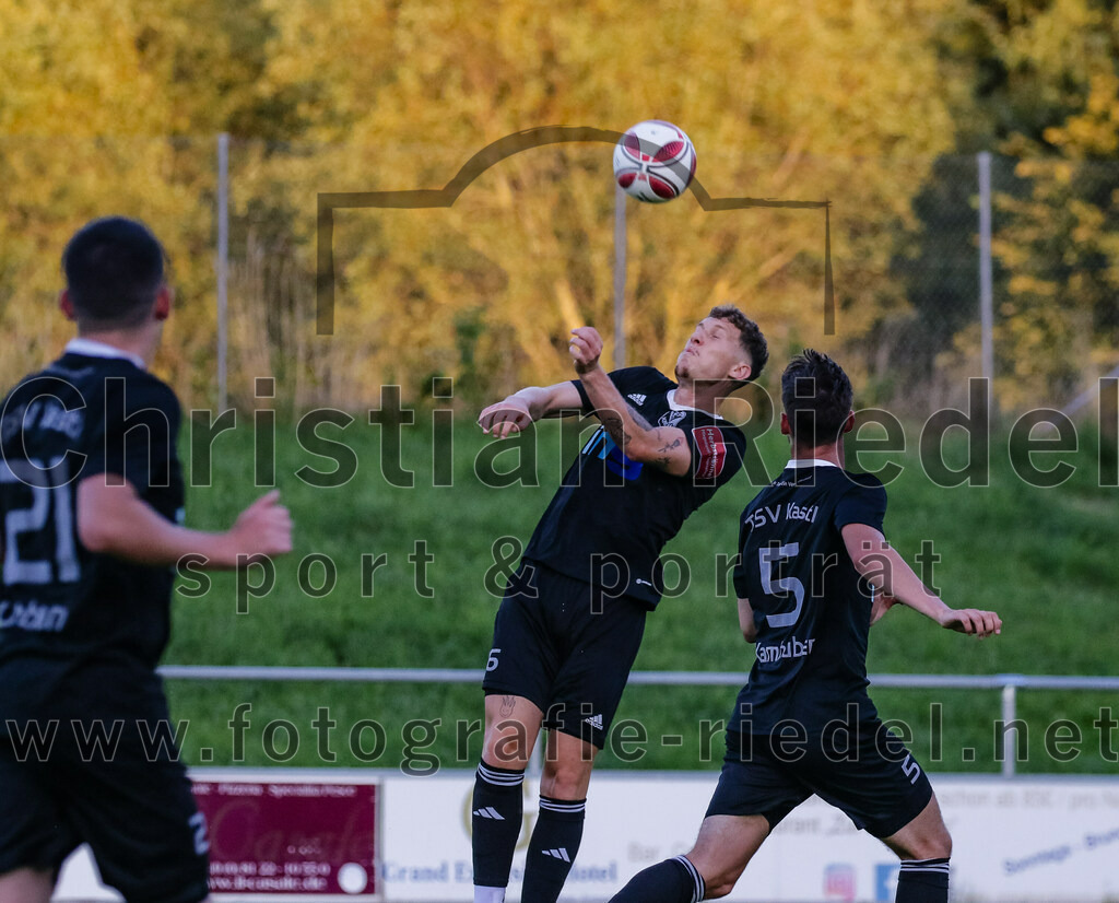 2023-08-18_103_FC_Schwaig_gegen_TSV_Kastl | Oberding, Deutschland, 18.08.2023:
Fußball, Landesliga Südost 2023 / 2024, 7. Spieltag, FC Schwaig gegen TSV Kastl, Endergebnis: 2:2

Pascal Linhart (TSV Kastl, #16), Raphael Kamhuber (TSV Kastl, #5)

Foto: Christian Riedel / fotografie-riedel.net